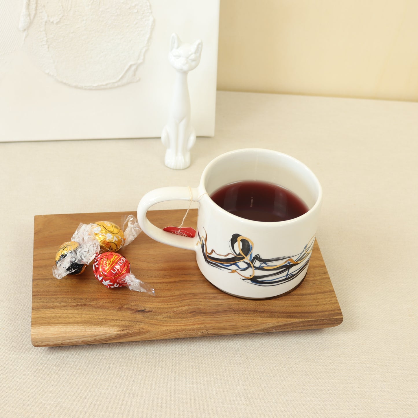 Taza abstracta negra 542