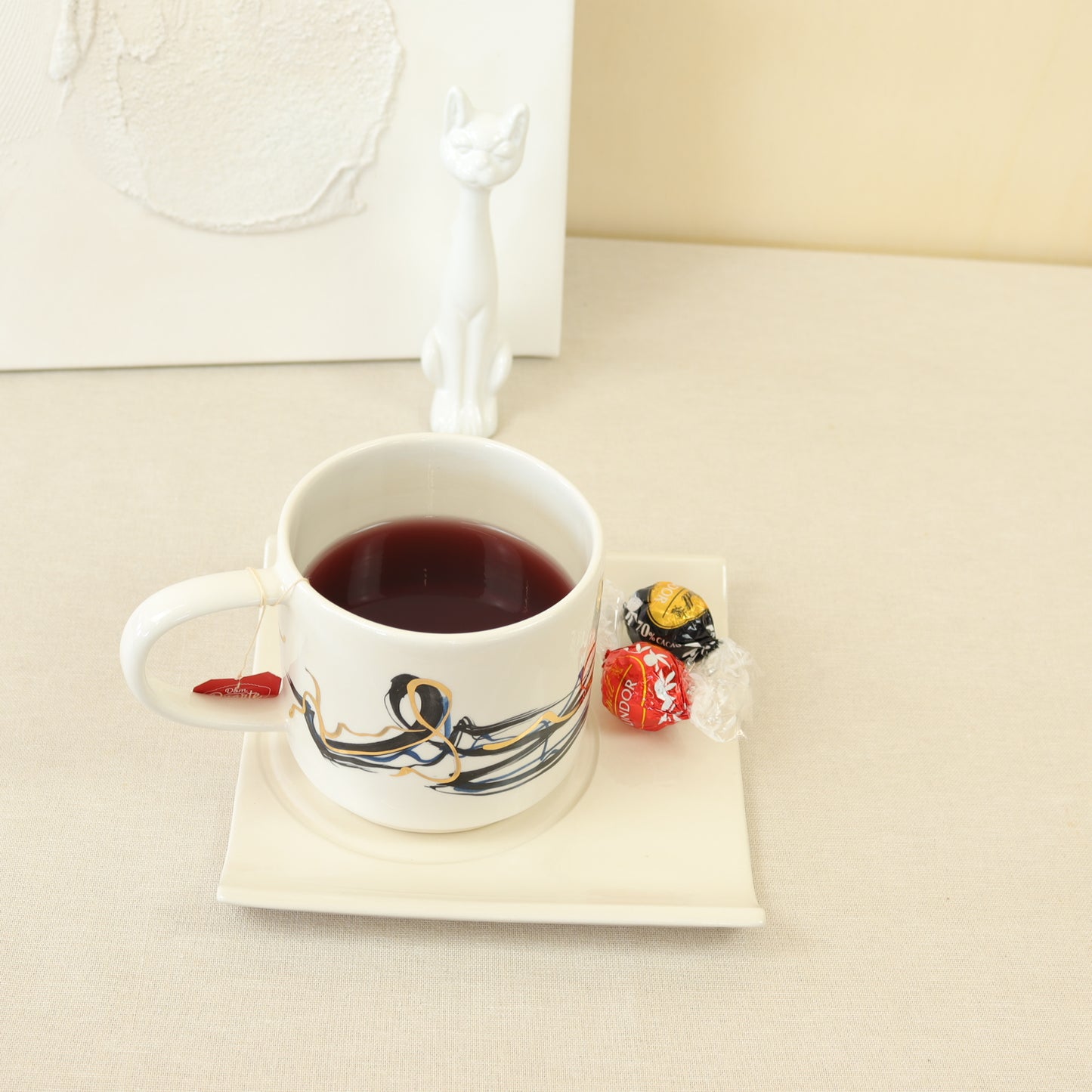 Taza abstracta negra 542