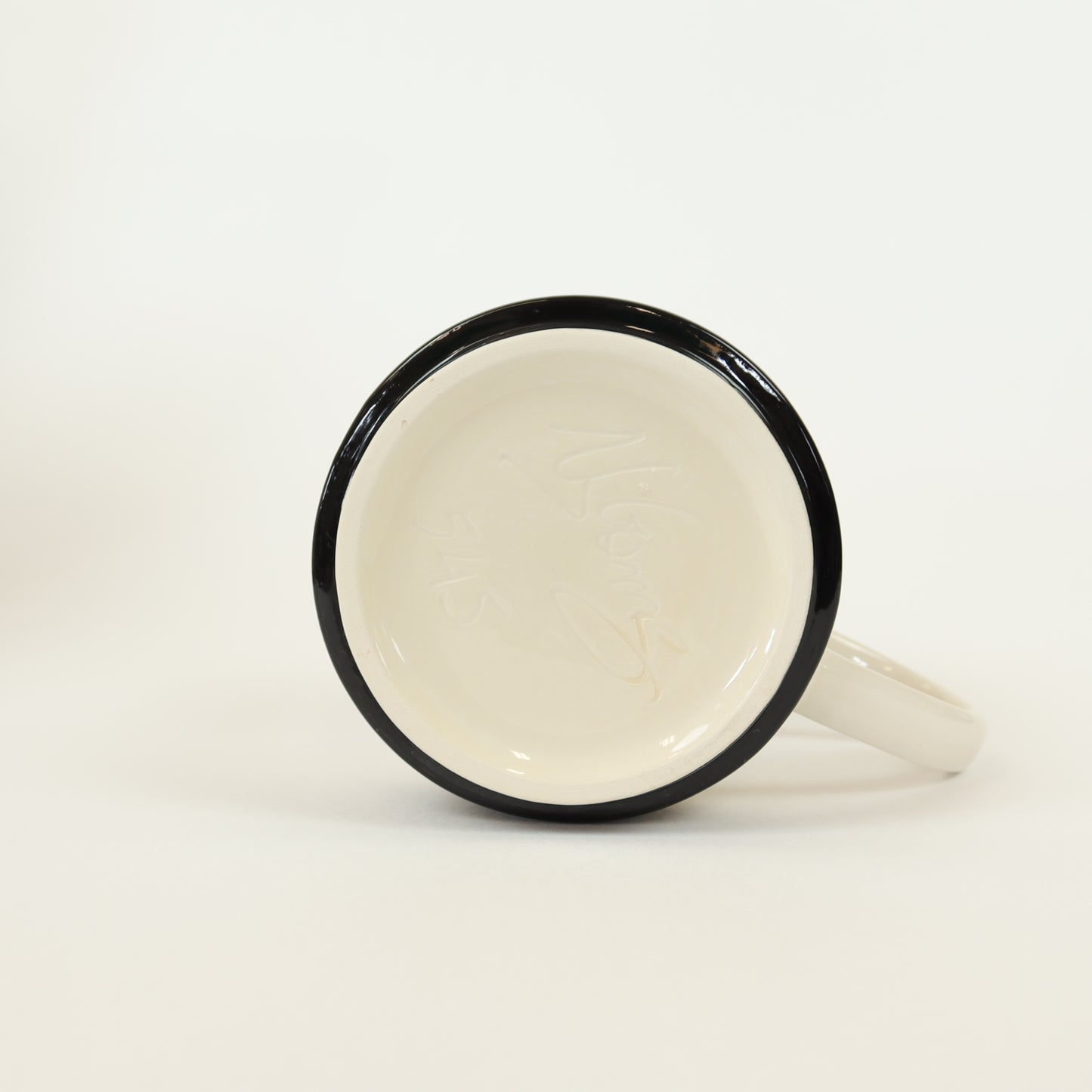 Taza abstracta negra 545