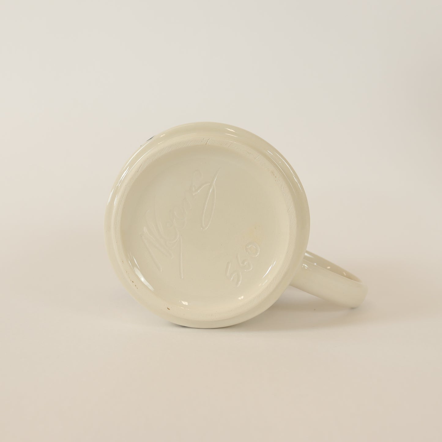 Taza abstracta negra 560
