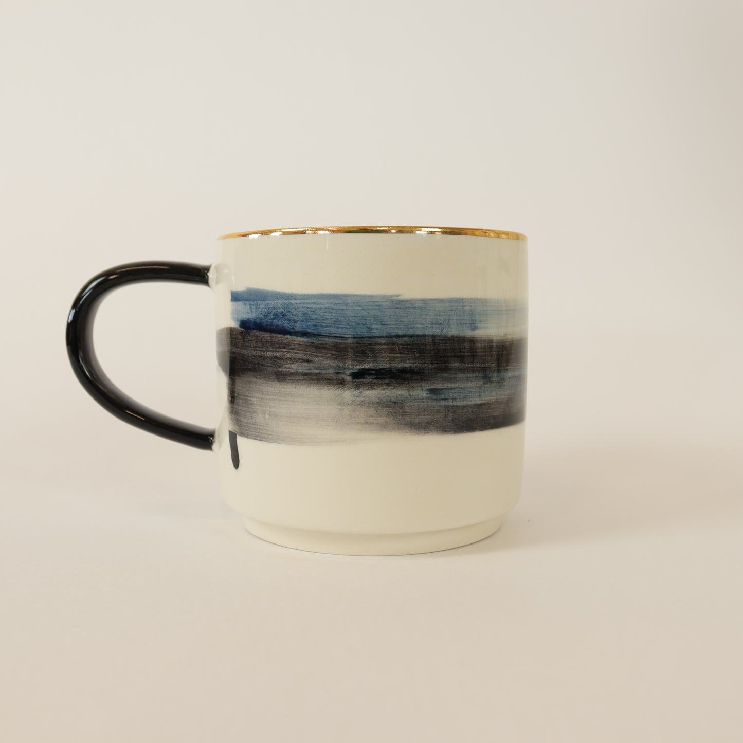 taza abstracta negra 397