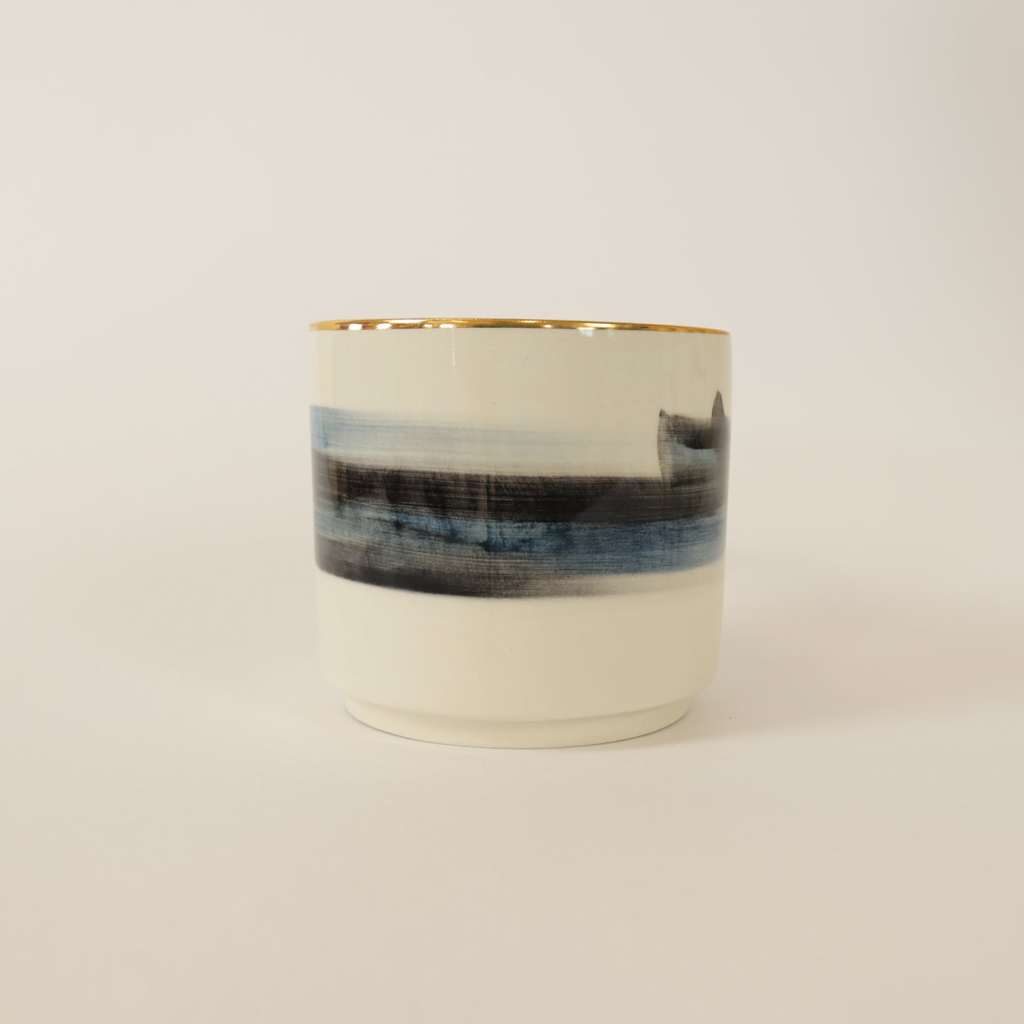 taza abstracta negra 397
