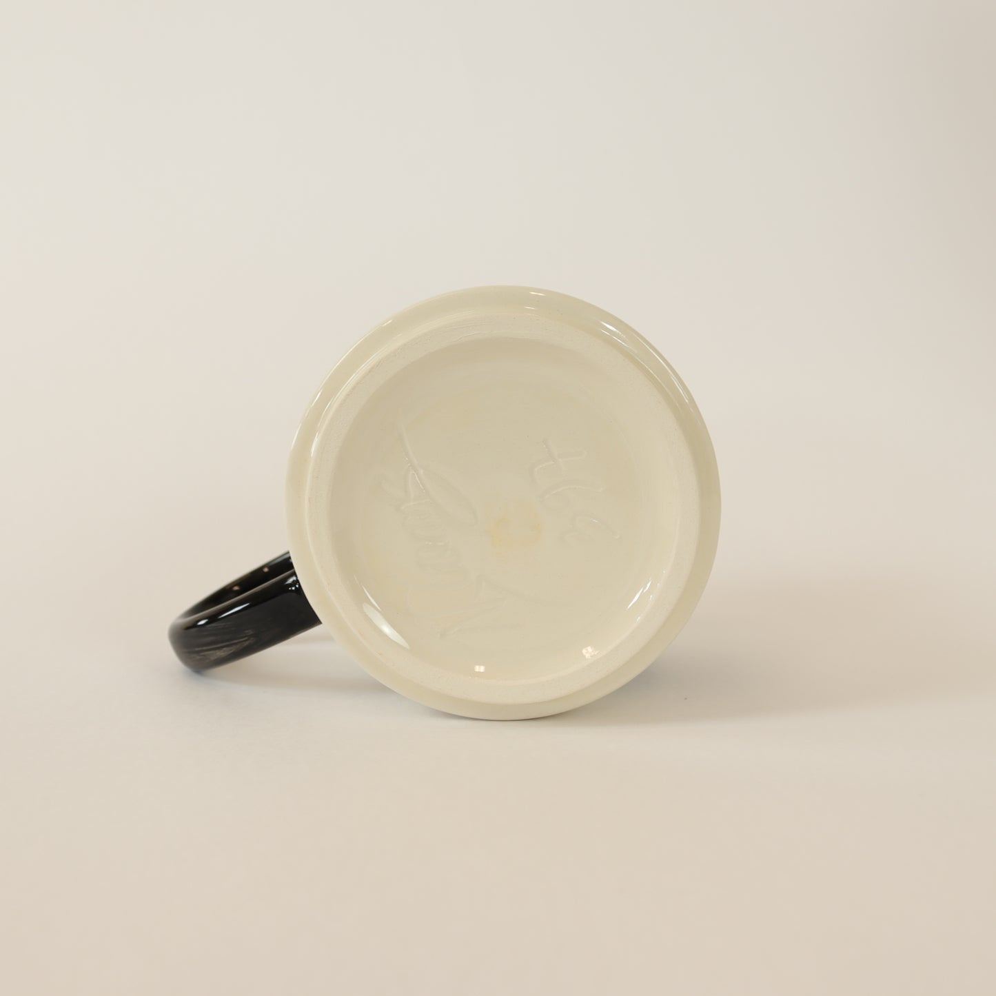 taza abstracta negra 397