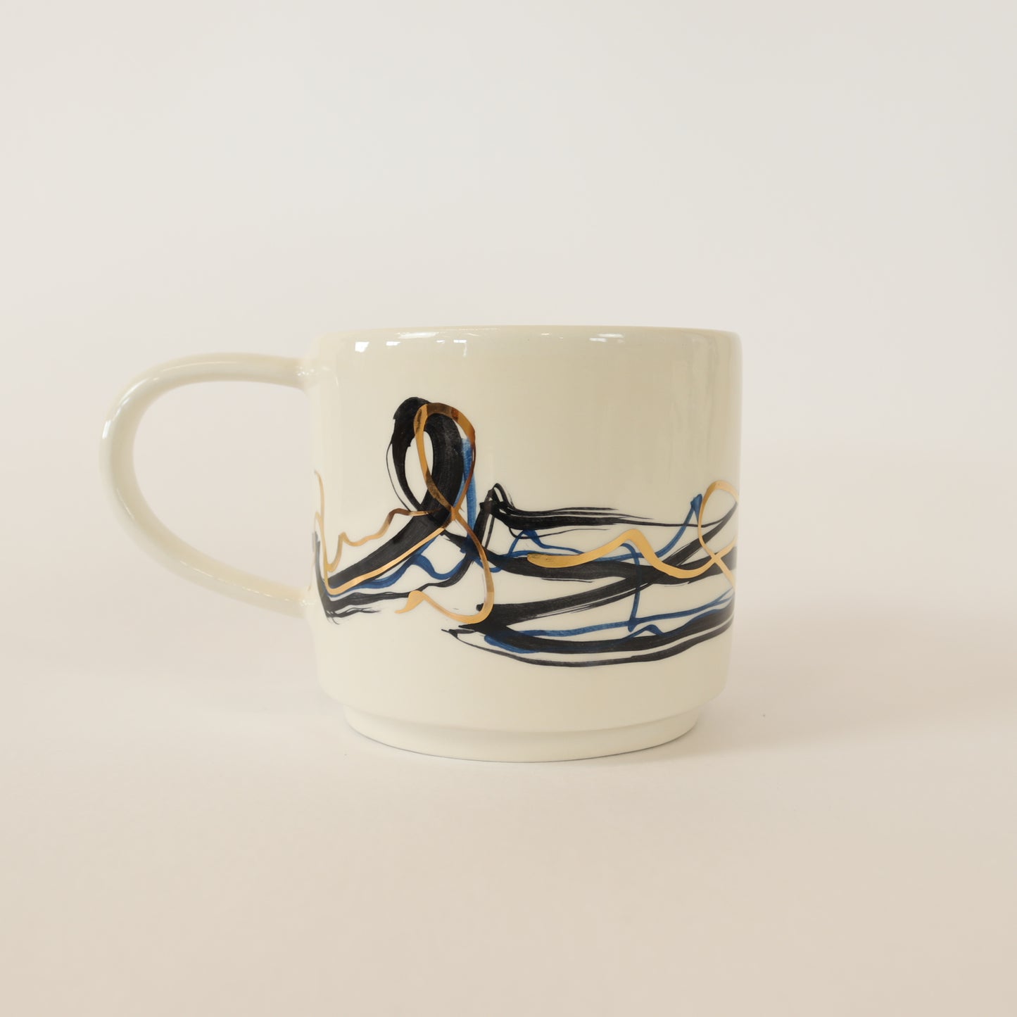 Taza abstracta negra 542