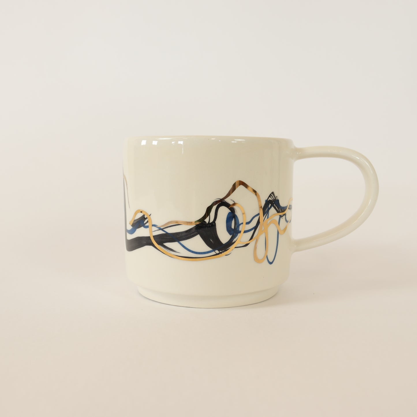 Taza abstracta negra 542